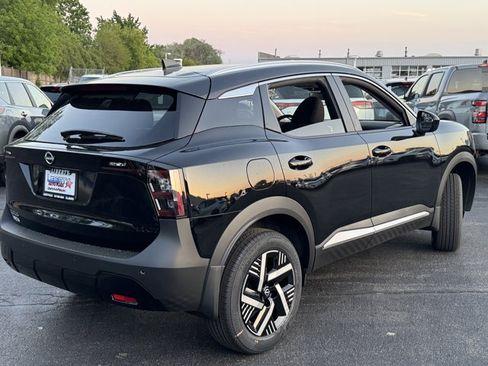 New 2026 Nissan Kicks SV FWD image 11