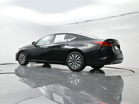 Used 2024 Nissan Altima 2.5 SV image 20