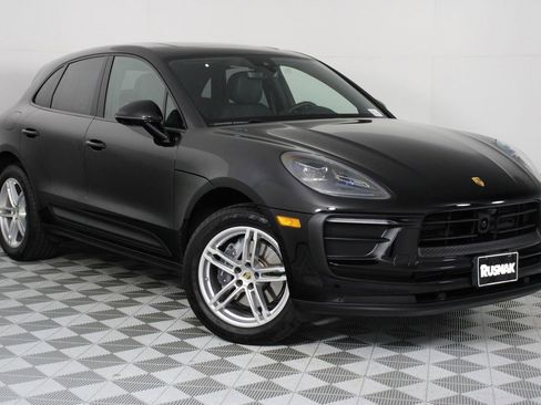 Certified 2025 Porsche Macan image 9
