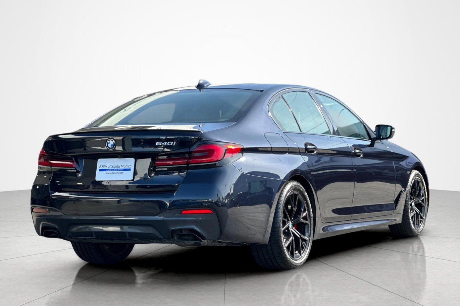 Used 2023 BMW 540i w/ M Sport Package RWD image 5