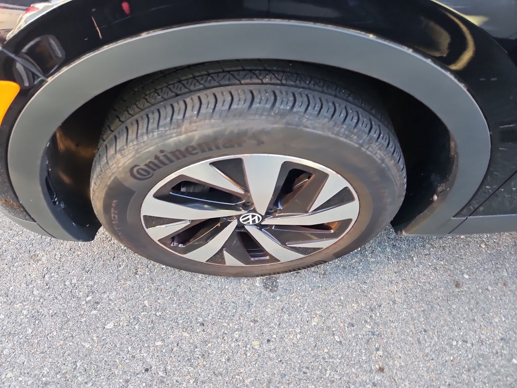 Used 2023 Volkswagen ID.4 Pro AWD/4WD image 3