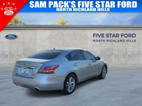 Used 2014 Nissan Altima 2.5 SV w/ Convenience Package image 9