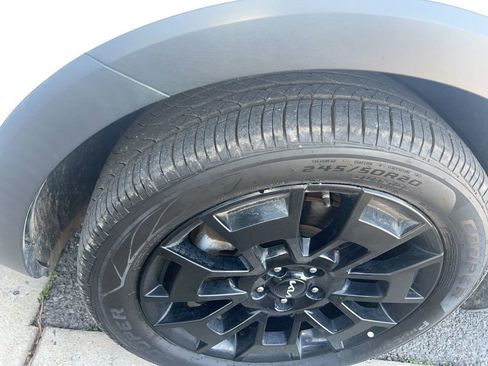 Used 2022 Kia Telluride EX w/ EX Premium Package image 2