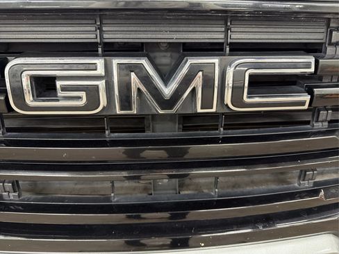 Used 2023 GMC Acadia SLE w/ Driver Convenience Package FWD image 45