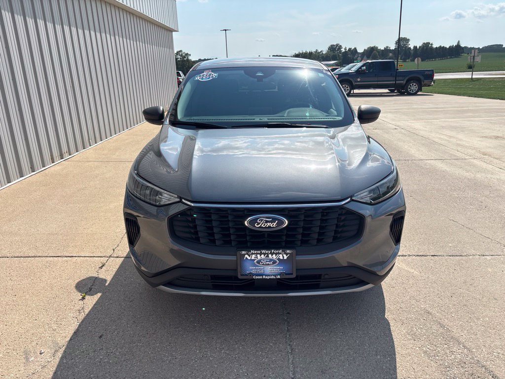 Certified 2024 Ford Escape Active AWD/4WD image 2