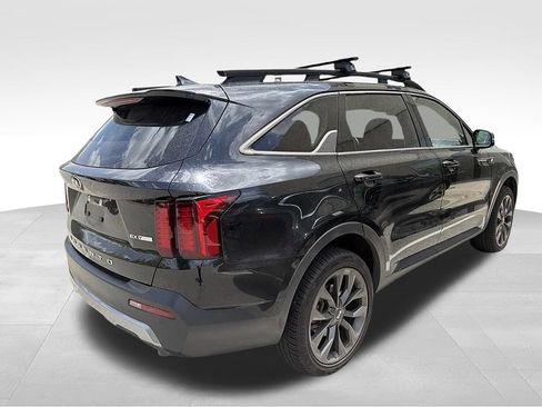 Used 2021 Kia Sorento EX w/ EX AWD X-Line Package image 4