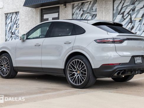 Used 2021 Porsche Cayenne S image 10