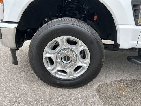 Used 2025 Ford F350 XLT image 46