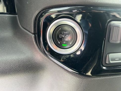 Used 2025 GMC Sierra 1500 SLT image 22