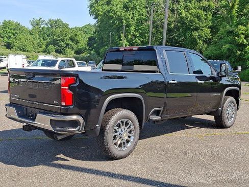 New 2026 Chevrolet Silverado 2500 LTZ w/ LTZ Premium Package AWD/4WD image 4