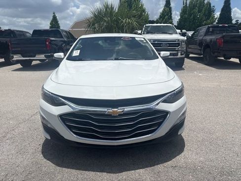 Used 2020 Chevrolet Malibu LT FWD image 2