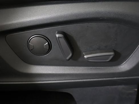 Used 2023 Ford Explorer XLT w/ Equipment Group 202A image 34