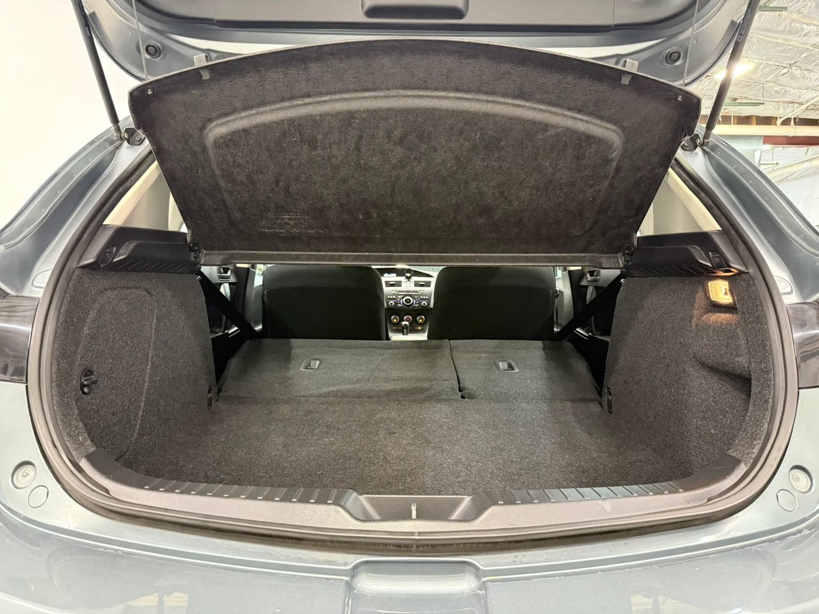 Used 2013 MAZDA MAZDA3 i Touring FWD image 41