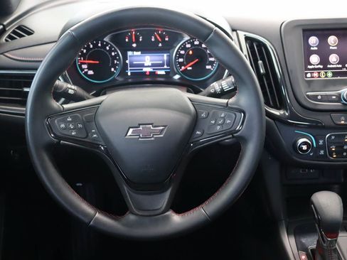 Certified 2024 Chevrolet Equinox RS FWD image 9