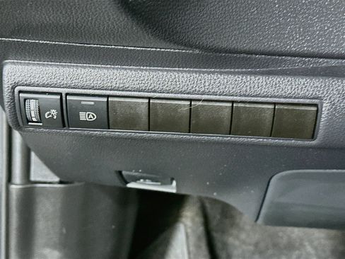 Used 2025 Toyota Corolla LE FWD image 16