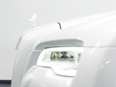 Used 2017 Rolls-Royce Dawn RWD image 15