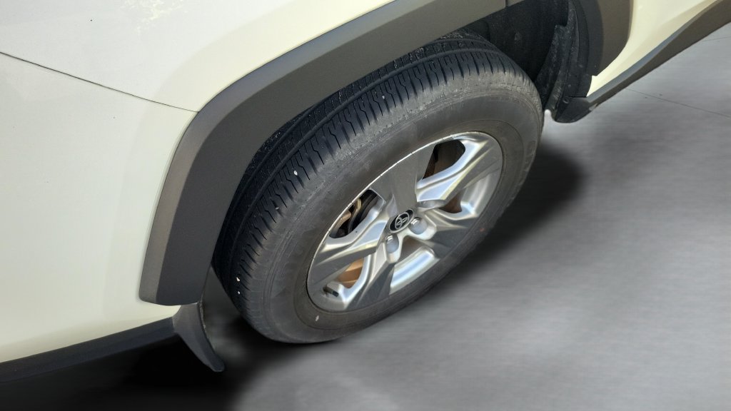 Used 2025 Toyota RAV4 XLE w/ Convenience Package FWD image 10