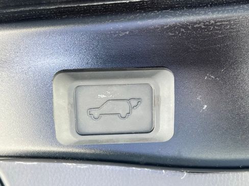 Used 2025 Toyota RAV4 XLE Premium FWD image 16