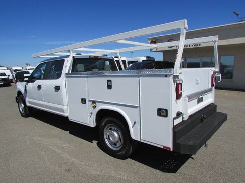 Used 2022 Ford F250 XL w/ Power Equipment Group RWD image 11