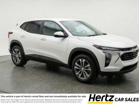 Used 2025 Chevrolet Equinox LT FWD image 1