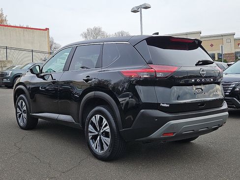 Certified 2023 Nissan Rogue SV image 4