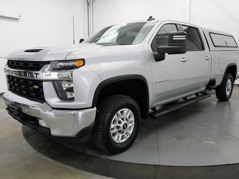 Used 2021 Chevrolet Silverado 2500 LT w/ Convenience Package AWD/4WD image 3