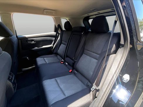 Certified 2026 Nissan Rogue SV FWD image 20