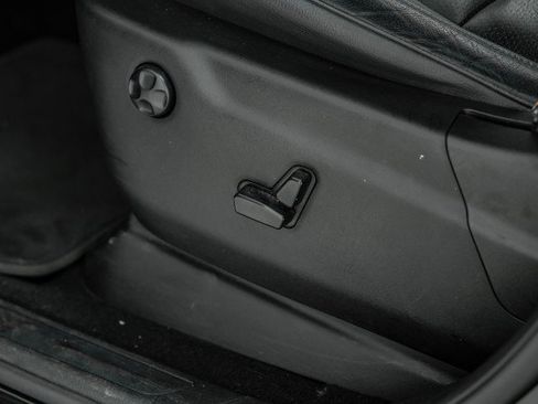 Used 2020 Jeep Grand Cherokee Laredo image 31