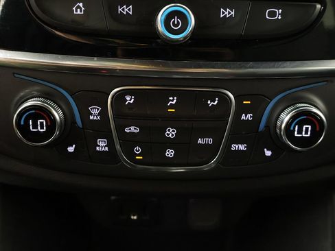 Used 2023 Chevrolet Traverse LT AWD/4WD image 53
