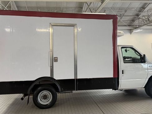 Used 2023 Ford E-350 and Econoline 350 Super Duty w/ Power Windows & Locks Group RWD image 13
