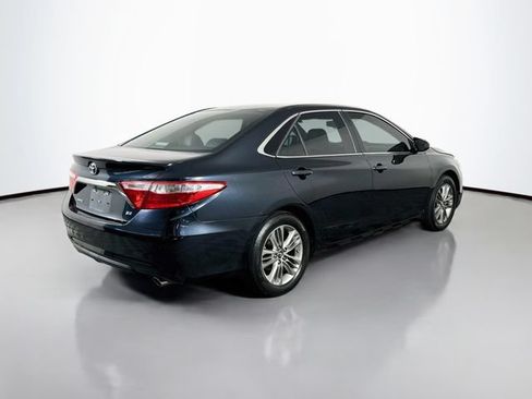Used 2015 Toyota Camry SE w/ Moonroof Package FWD image 6