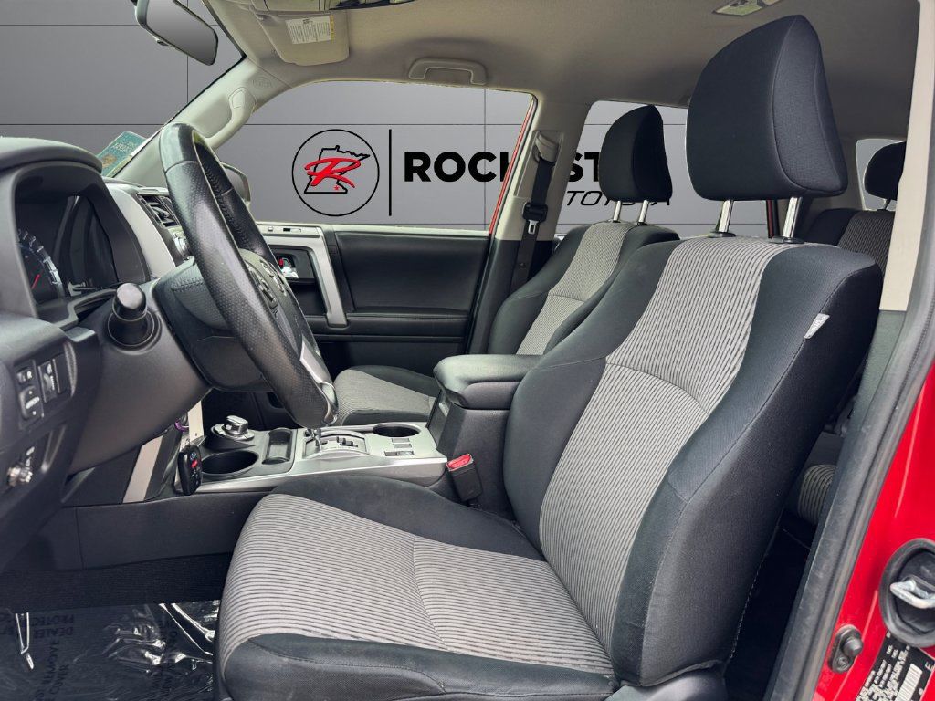 Used 2015 Toyota 4Runner SR5 AWD/4WD image 10