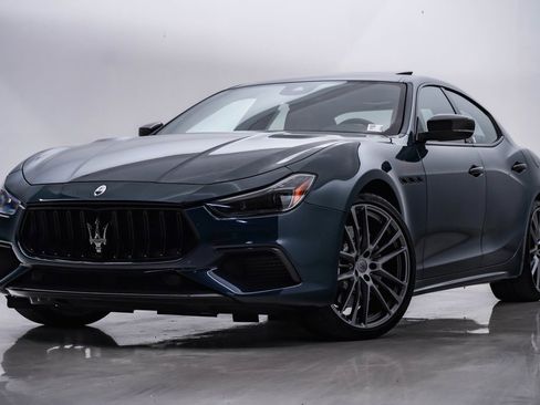 Used 2024 Maserati Ghibli Trofeo image 1