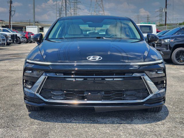 Used 2025 Hyundai Sonata SEL FWD image 2