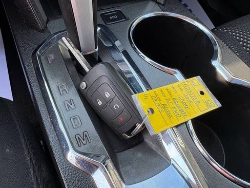 Used 2017 Chevrolet Equinox LS image 33