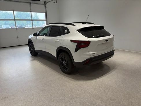 New 2026 Chevrolet Trax LT w/ Driver Confidence Package FWD image 4
