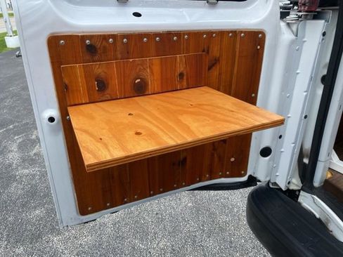 Used 2018 Chevrolet Express 2500 RWD image 28