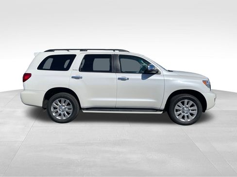 Used 2016 Toyota Sequoia Platinum image 2