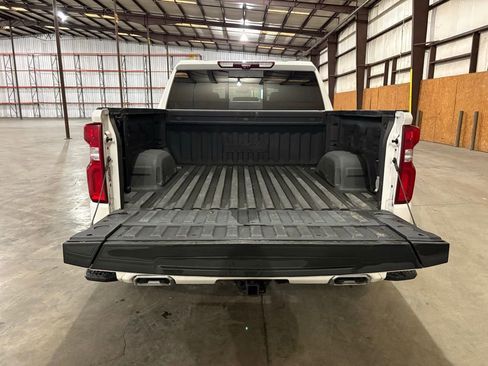 Used 2022 Chevrolet Silverado 1500 High Country w/ Technology Package image 15