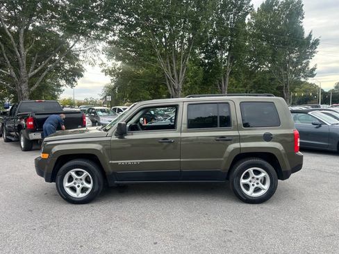 Used 2015 Jeep Patriot Sport image 4