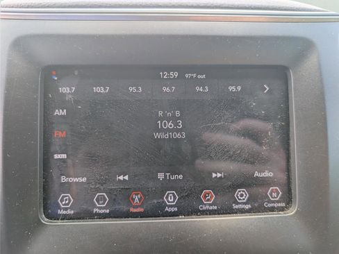 Used 2019 Jeep Cherokee Latitude w/ Popular Appearance Group FWD image 30