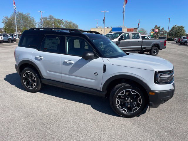 New 2026 Ford Bronco Sport Outer Banks w/ Outer Banks Tech Package+ AWD/4WD image 2