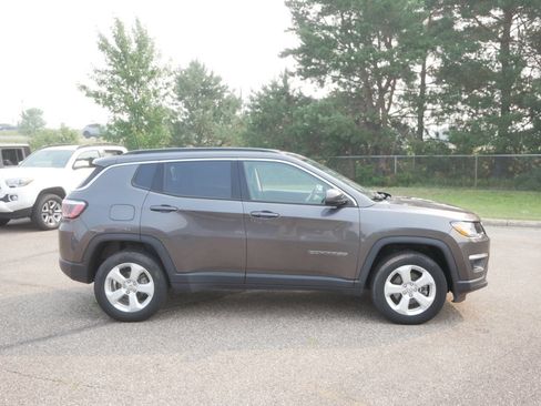 Used 2018 Jeep Compass Latitude w/ Popular Equipment Group AWD/4WD image 4