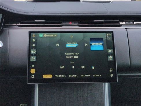 Used 2025 Land Rover Range Rover SE AWD/4WD image 13