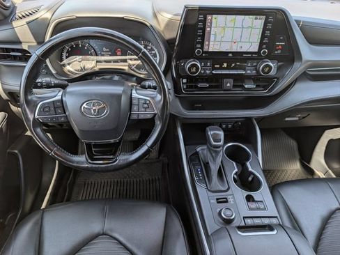 Used 2021 Toyota Highlander XSE AWD/4WD image 22