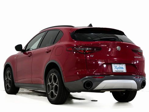 Used 2022 Alfa Romeo Stelvio Ti image 9