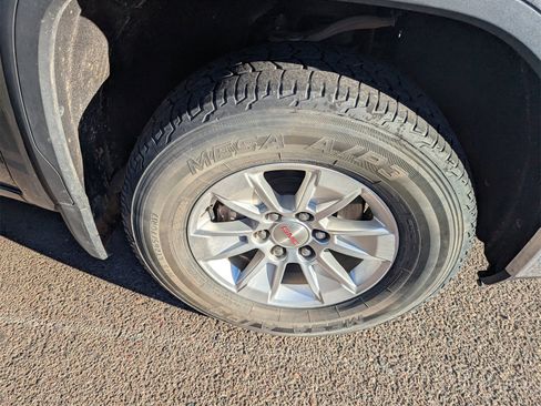 Used 2022 GMC Sierra 1500 SLE image 5