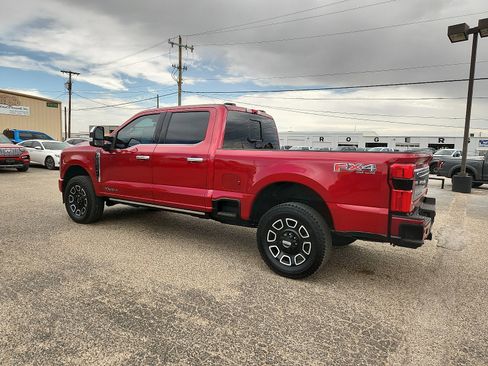 Certified 2023 Ford F250 Platinum w/ FX4 Off-Road Package AWD/4WD image 4