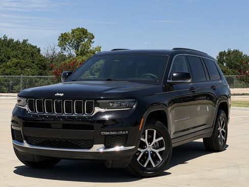 Used 2024 Jeep Grand Cherokee L Limited w/ Luxury Tech Group II AWD/4WD image 2