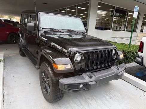 Used 2023 Jeep Wrangler Unlimited Sahara AWD/4WD image 8